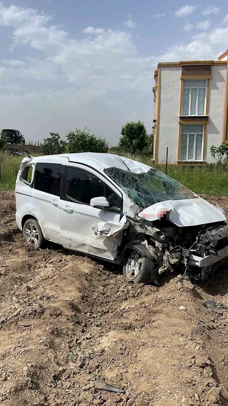 Batman’da kamyonet şarampole yuvarlandı: 2 yaralı
