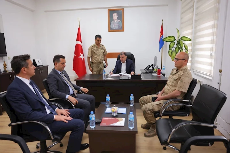Vali Eldivan Demirözü’nde jandarma personeliyle bir araya geldi
