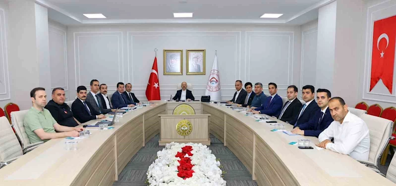 Vali yardımcılarıyla değerlendirme yapıldı
