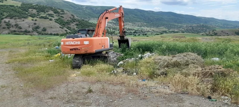 Özükavak Belediyesi vahşi depolama alanı rehabilitasyon çalışmasını başlattı

