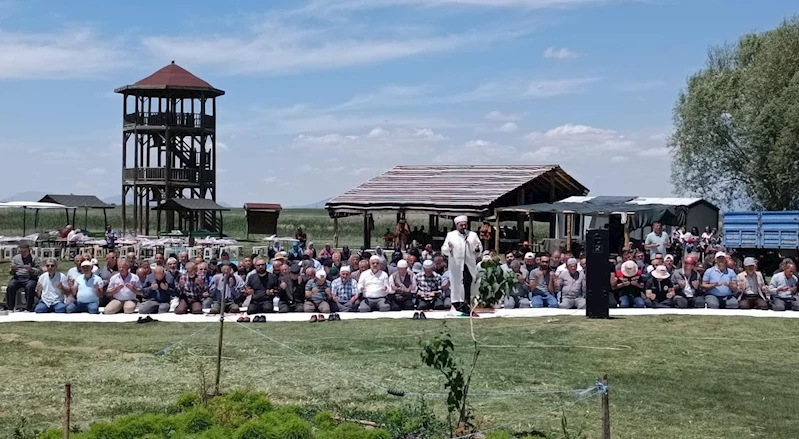 Beyşehir Gölü kıyısında yağmur duası
