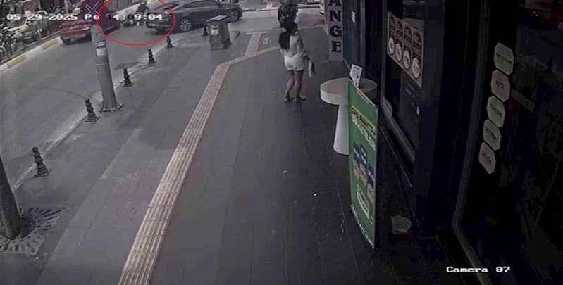 Motosiklete çarpan otomobil sürücüsü durmayıp uzaklaştı
