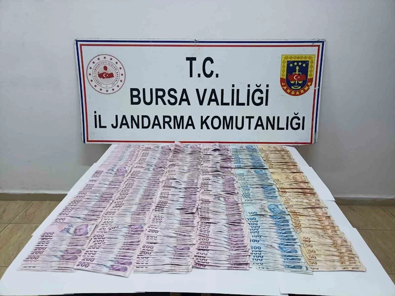 Sahte jandarmayı gerçek jandarma yakaladı
