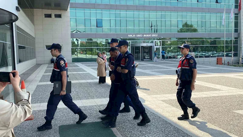 Ormanlık alanda yetiştirdiği kenevirleri sulamaya giderken yakalandı
