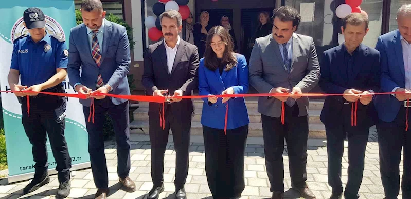 Taraklı Halk Eğitim Merkezi yıl sonu sergisi açıldı
