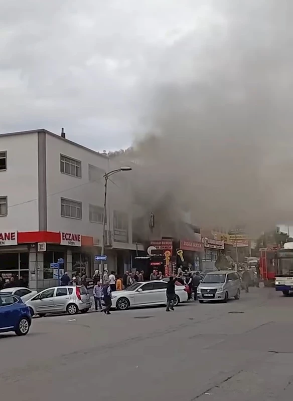 Ankara’da balıkçı dükkanında yangın
