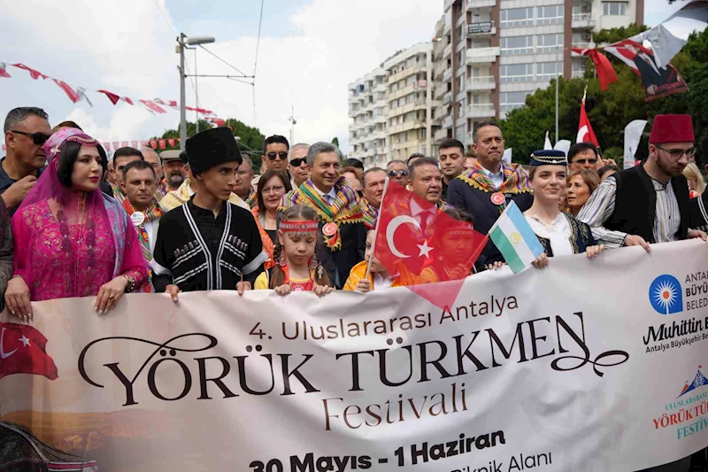 Uluslararası Yörük Türkmen Festivali ‘Yörük Göçü’yle açıldı, Antalya renk cümbüşüne döndü
