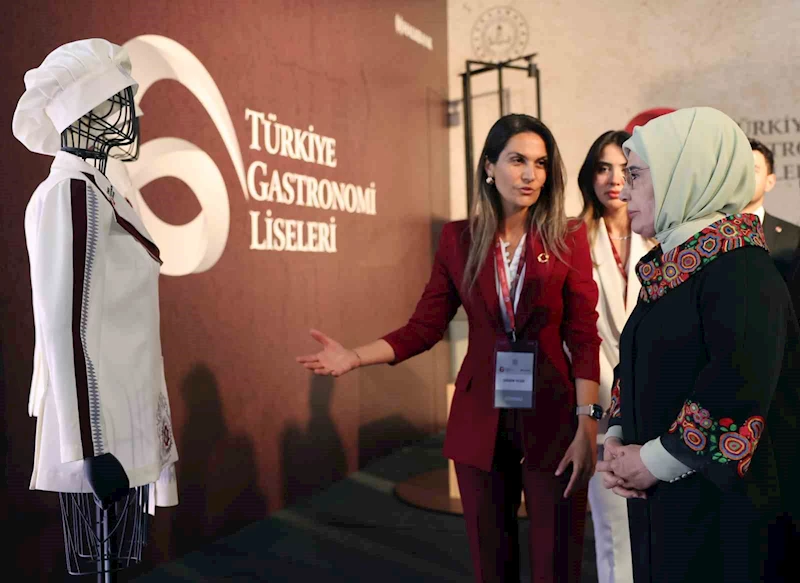 Emine Erdoğan, Türkiye Gastronomi Liseleri Tanıtım Programı’na katıldı
