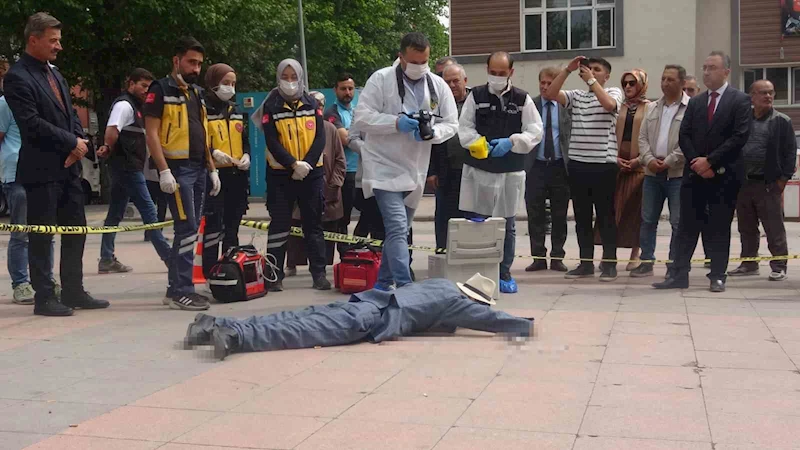 Sigaranın zararları temsili ölümle anlatıldı
