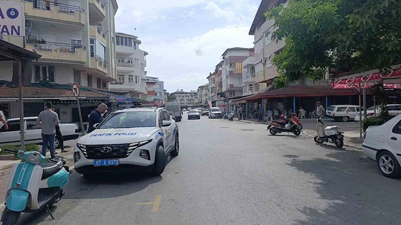 Kamyonete çarpmamak için frene bastı, elektrikli bisikletiyle devrildi: 1 yaralı
