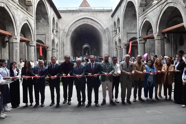 Raci Alkır Güzel Sanatlar Lisesi öğrencileri yine hayran bıraktı
