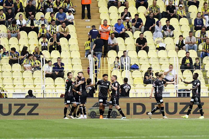 Trendyol Süper Lig: Fenerbahçe: 0 - Konyaspor: 1 (Maç devam ediyor)
