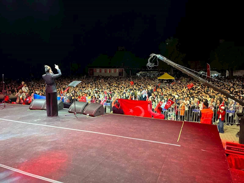 FÜ 50. yıl festivali Azerin’in unutulmaz konseriyle sona erdi
