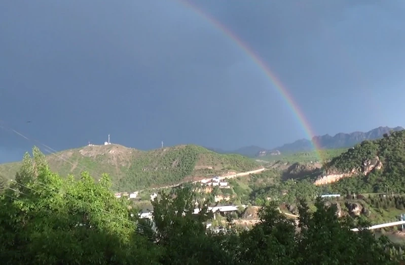 Tunceli’de, yağmur sonrası çıkan gökkuşağı görsel şölen sundu
