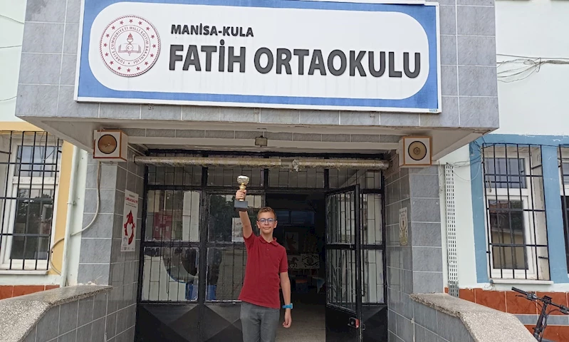 Fatih Ortaokulu öğrencisinden bursluluk sınavında tam puan
