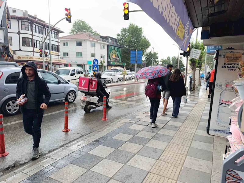 Afyonkarahisar’da yağışlı hava etkili oldu
