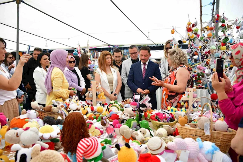 Biga’da kadın girişimcilerin el işi ürünleri sergilendi
