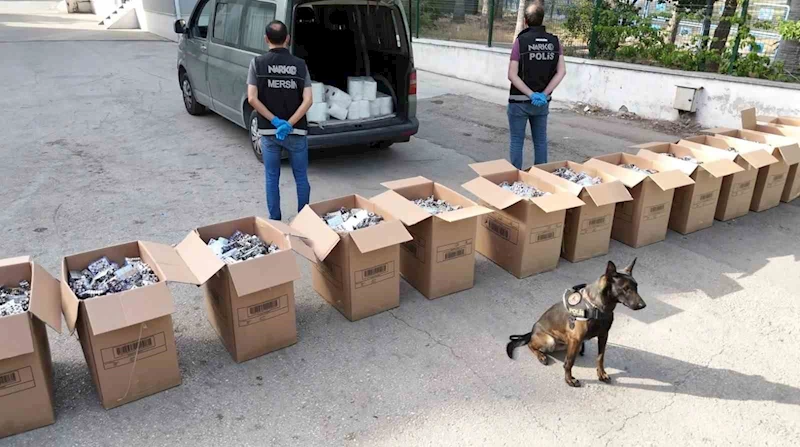 Dronla takip edilip operasyon yapıldı, koli koli uyuşturucu çıktı
