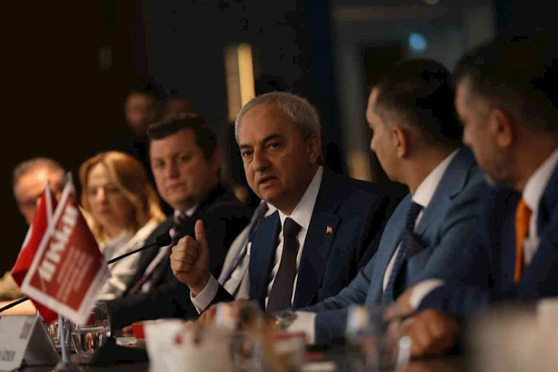 Başkan Kocagöz’den iş insanlarına ’Kepez’i birlikte yönetelim’ çağrısı

