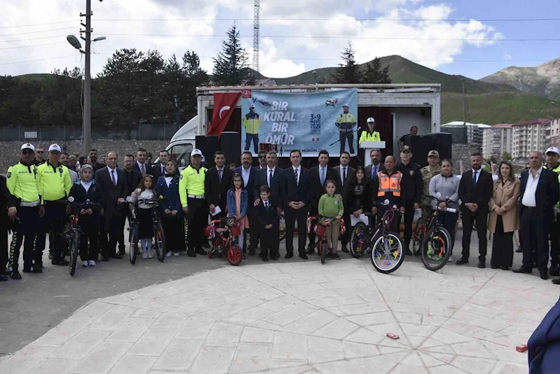 Bitlis’te Trafik Güvenliği Haftası etkinliği
