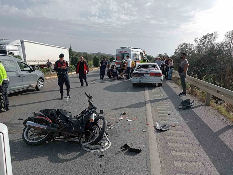 Balıkesir’de motosiklet ile otomobil çarpıştı: 2 yaralı
