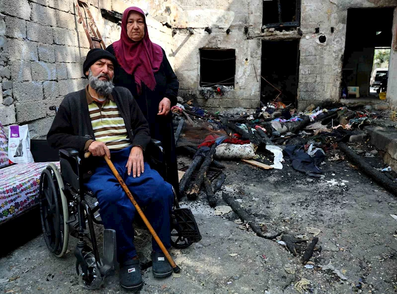 Evleri yangında küle dönen çift zor durumda kaldı
