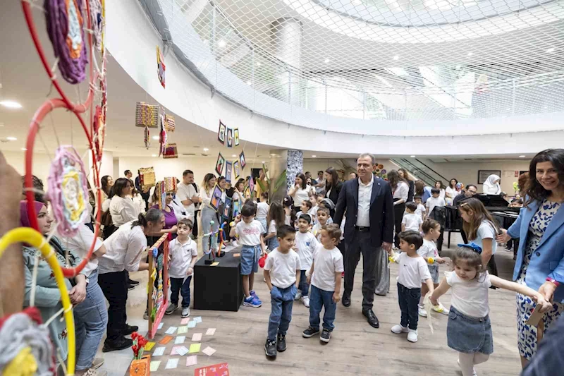 Mersin’de ’Tükenmeyen Sevgiler, Dönüşen Eserler Sergisi’ açıldı
