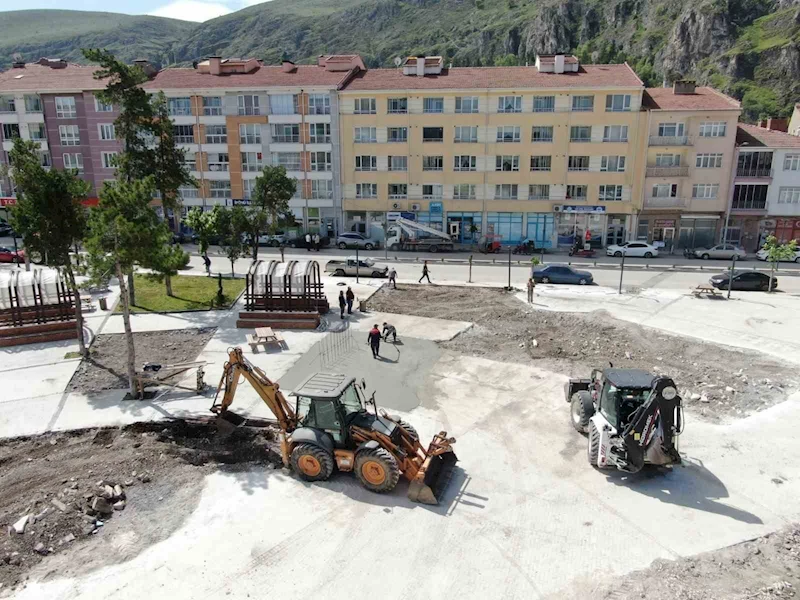 İnönü Cumhuriyet Meydanı’nda sona yaklaşılıyor
