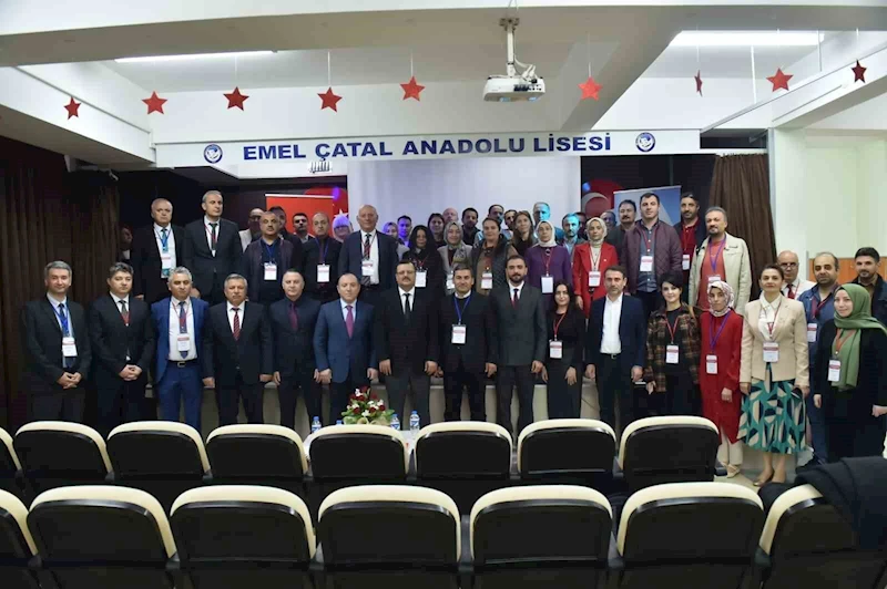 Erzurum’da ‘Öğretmenlerin bakış açısıyla eğitimde öne çıkan konular’ çalıştayı

