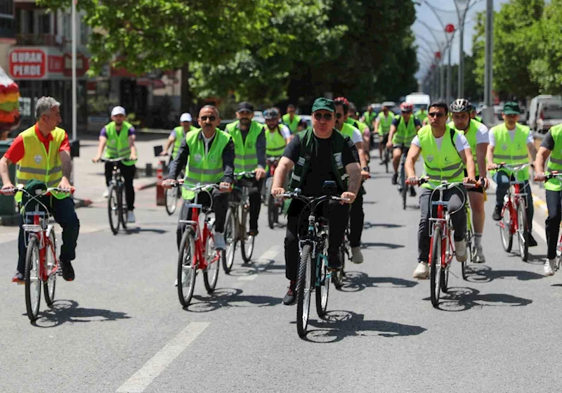 Bisikletliler, farkındalık için pedal çevirdi
