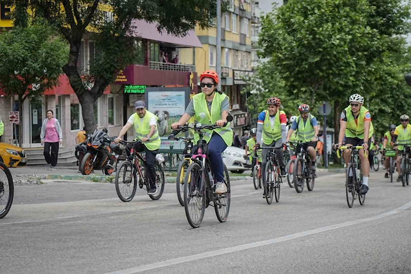 Bisikletliler, farkındalık için pedal çevirdi
