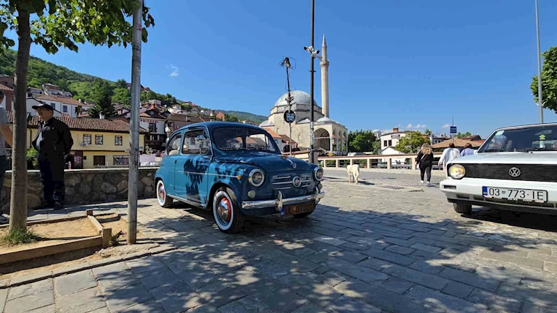 Kosova’da klasik otomobil festivaline büyük ilgi
