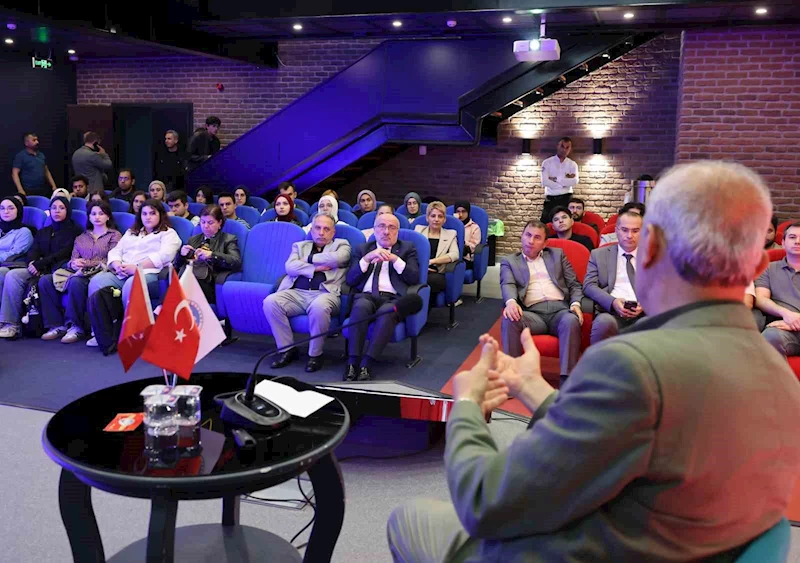 KAYÜ’de ’Yapay Zekâ ve ABC: Bilimde Yeni Krallık ve Kraliçesi’ konferansı düzenlendi
