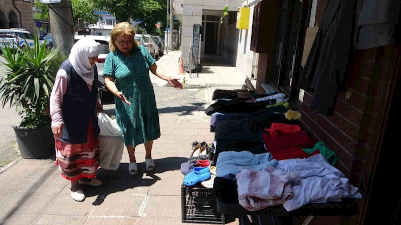 Kadın muhtardan örnek çalışma: İhtiyaç fazlasını alıp, ihtiyacı olanlara dağıtıyor
