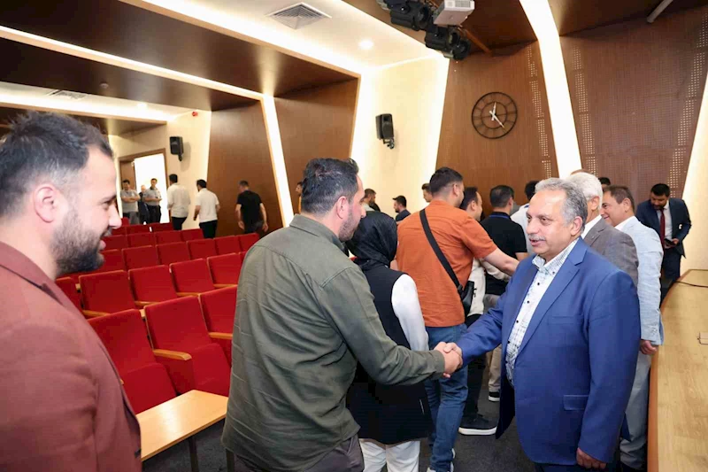 Başkan Yalçın personelle bayramlaştı
