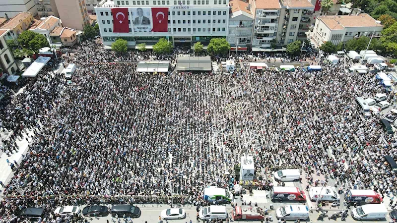 Binlerce Manisalı, Ferdi Başkanlarını gözyaşlarıyla uğurladı

