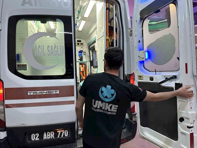 Dördüncü kattan düşen çocuk ağır yaralandı

