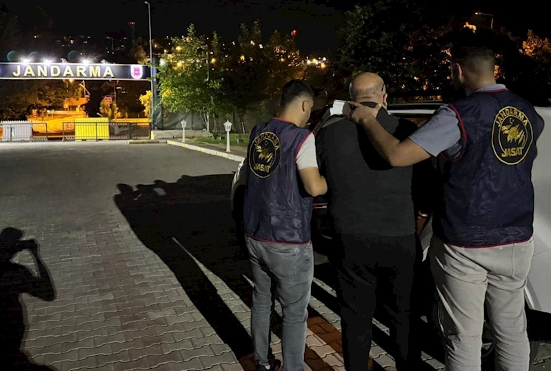 14 yıldır aranan suç makinesi restoranda yakalandı
