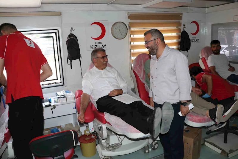 Hakkâri eğitim camiası, kan bağışı ile umut oldu
