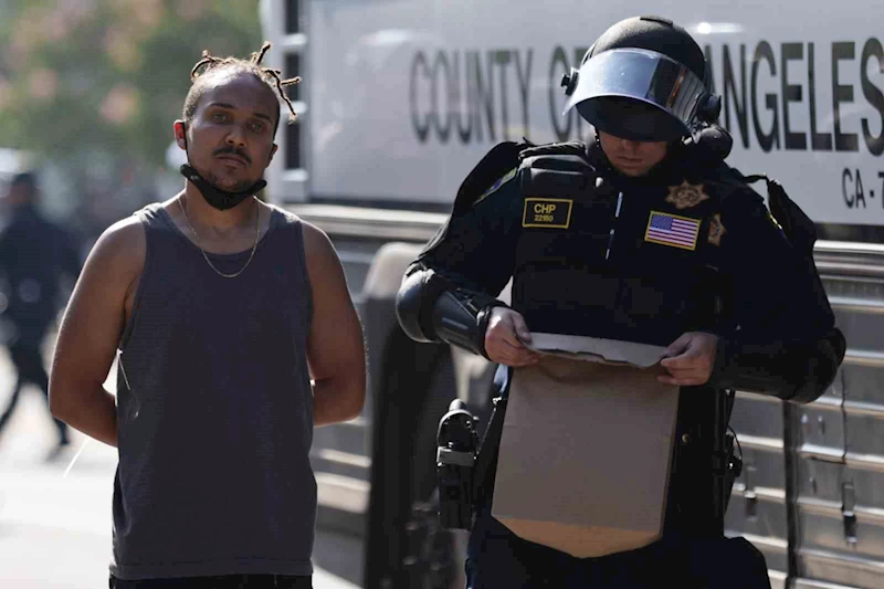 Los Angeles’ta kısmi sokağa çıkma yasağı ilan edildi
