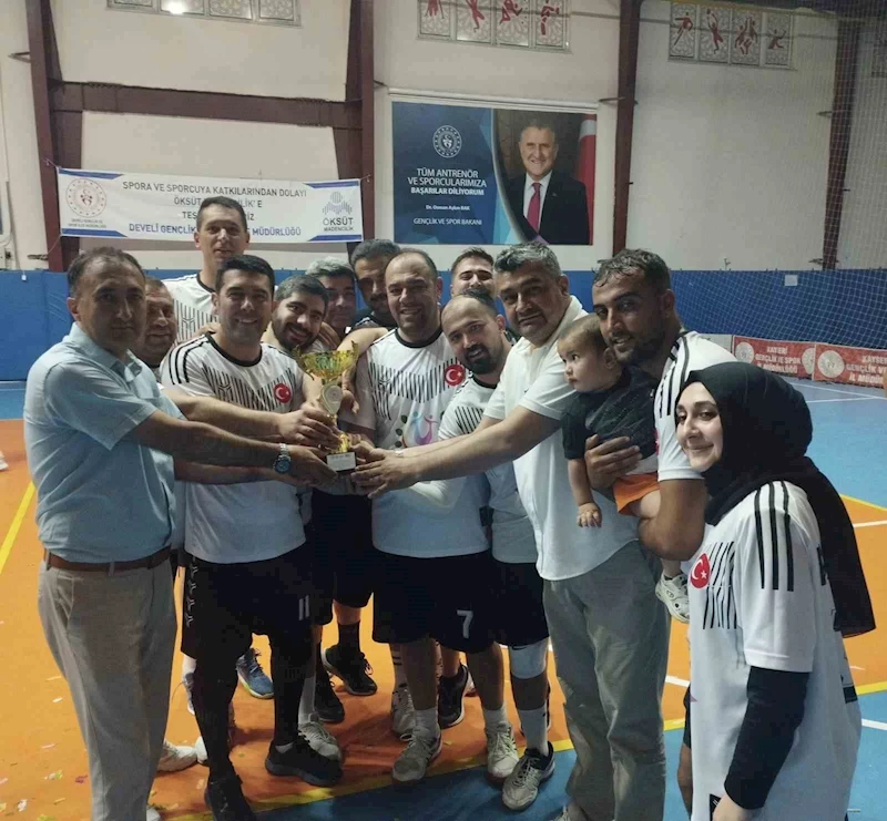 Develi’de voleybol coşkusu
