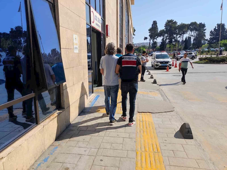 İzmir’de terör propagandacılarına operasyon: 5 gözaltı
