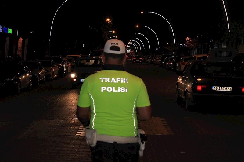 Gönen trafiğine sıkı denetim: 219 sürücüye ceza

