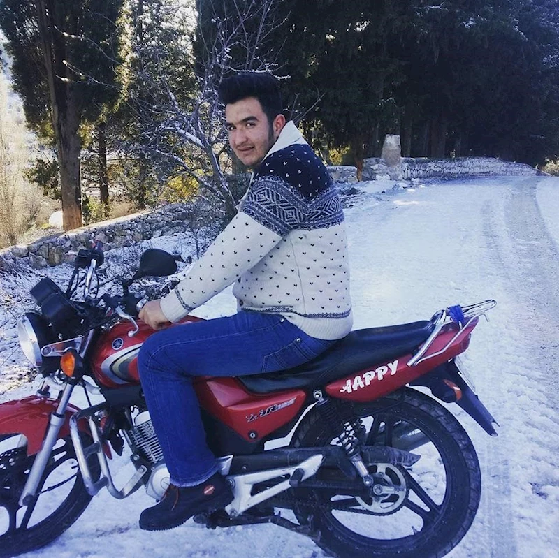Virajı alamayarak uçurumdan uçan genç motosikletçi öldü
