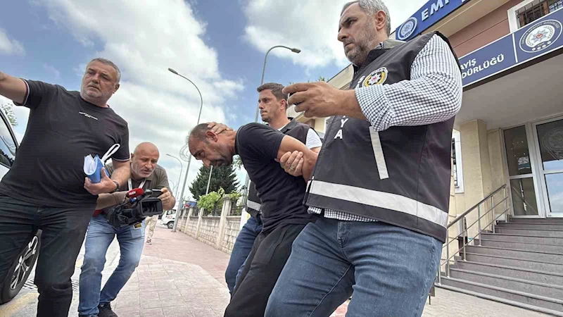 Bayramda eski eşini öldüren zanlı, adliyeye sevk edildi
