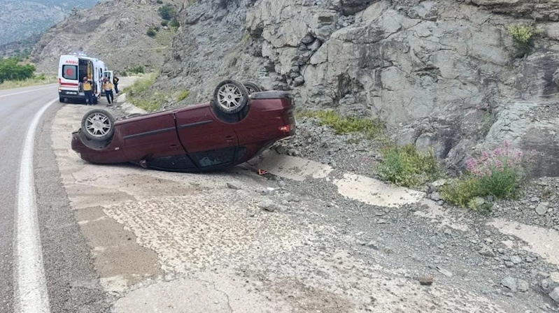 Gümüşhane’de otomobil ters döndü: 3 kişi yaralandı
