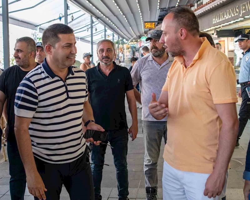 Başkan Ömer Günel’den turistik çarşı esnafı ile bir araya geldi
