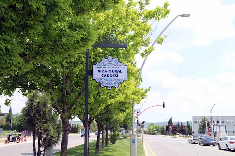 Kütahya OSB’den çini motifli cadde tabelaları
