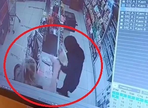 Market çalışanı kadınlar arasındaki tartışma şiddetle sonuçlandı: O anlar kamerada
