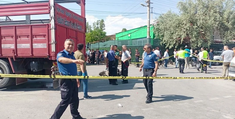 Kamyonla çarpışan motosiklet sürücüsü hayatını kaybetti
